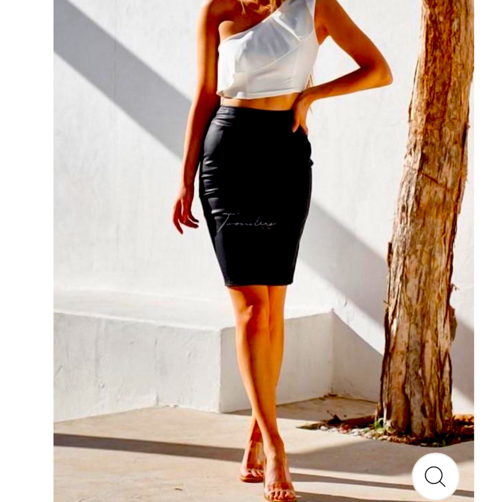 Leather skirt